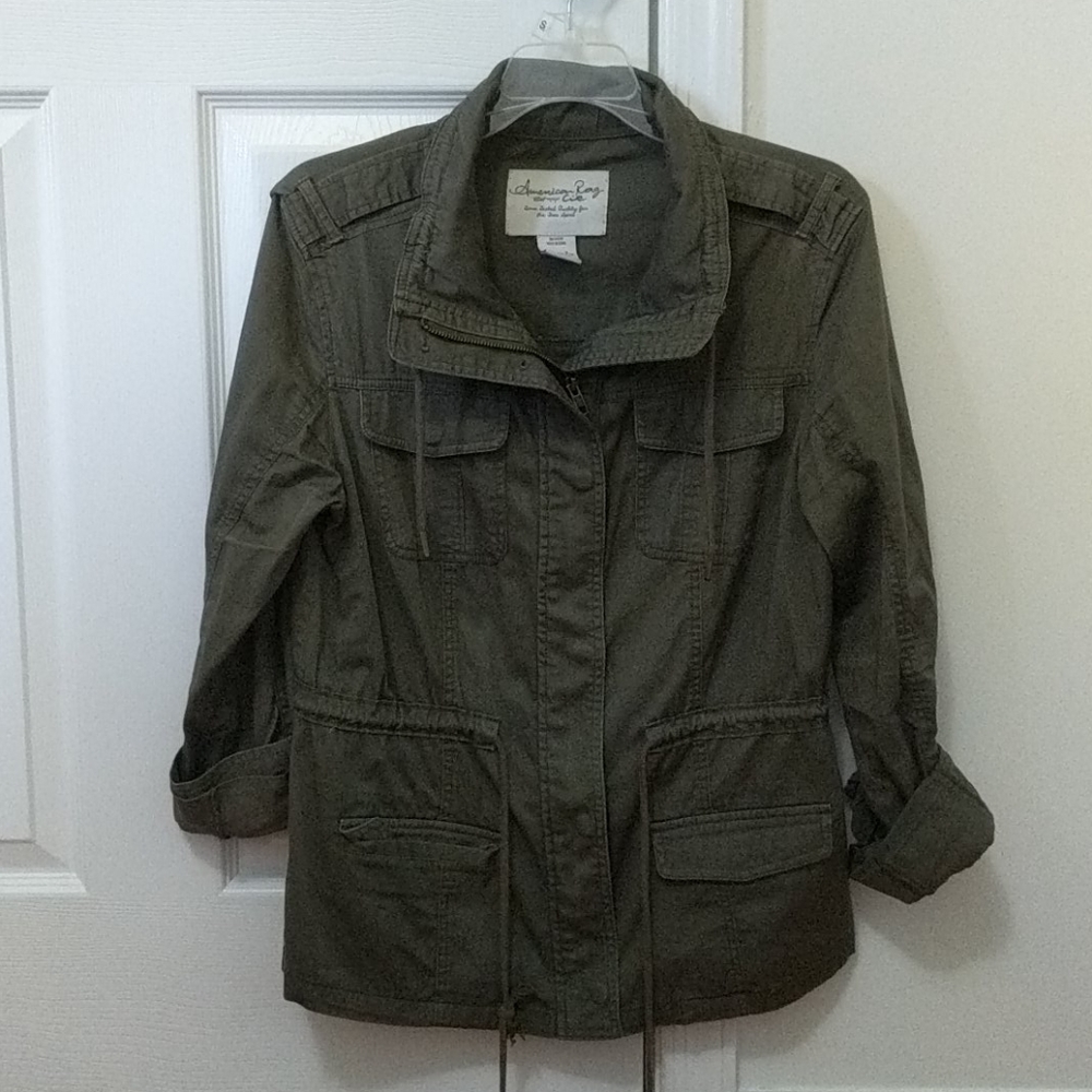 Army-Green Light Jacket with Cuffs, Zippers
